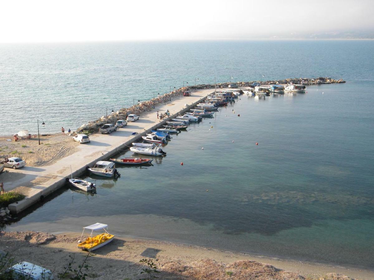 Amalias Place ميتيكاس المظهر الخارجي الصورة